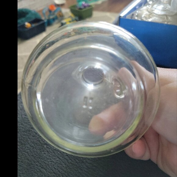 Small glass pitcher - Picture 4 of 4